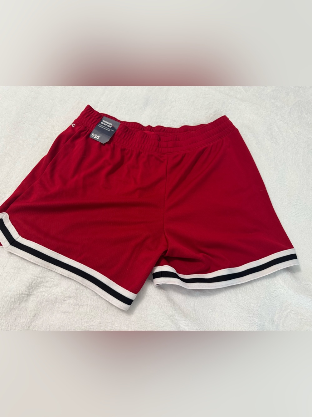 DSG Women’s Performance Mid Rise Short Team Red Size M - Picture 2 of 6